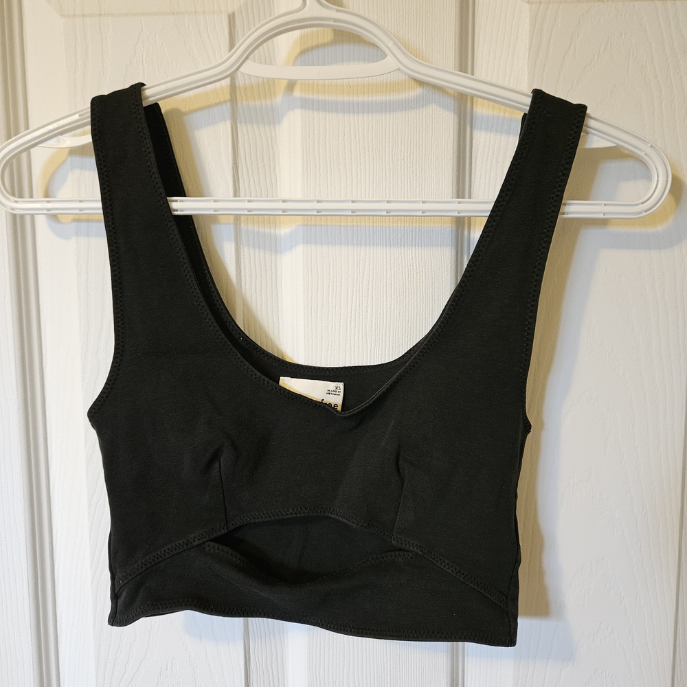 Wilfred Black Scoop-Neck Crop Tank
